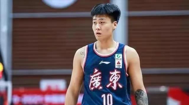 一边吻一边摸双乳的电影